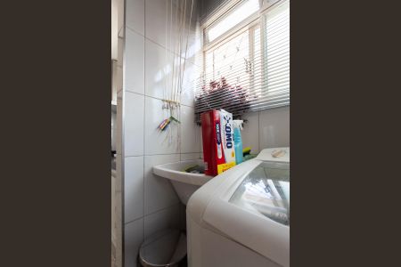 Apartamento à venda com 77m², 2 quartos e 1 vagaÁrea de Serviço