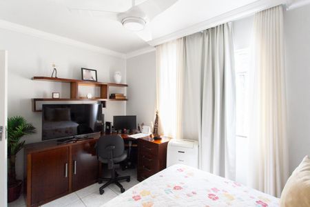Apartamento à venda com 77m², 2 quartos e 1 vagaQuarto 1