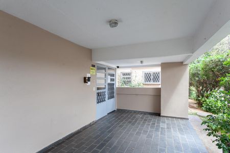 Apartamento à venda com 77m², 2 quartos e 1 vagaEntrada