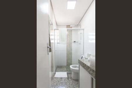 Apartamento à venda com 77m², 2 quartos e 1 vagaBanheiro Social