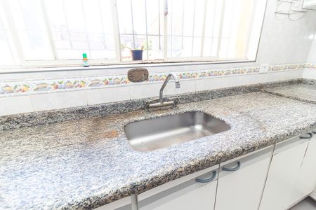 Casa à venda com 250m², 3 quartos e 3 vagas Casa à venda com 250m², 3 quartos e 3 vagasCozinha