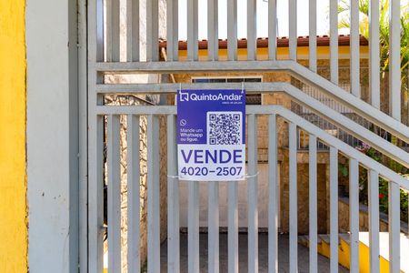 Casa à venda com 250m², 3 quartos e 3 vagas Casa à venda com 250m², 3 quartos e 3 vagasPlaquinha