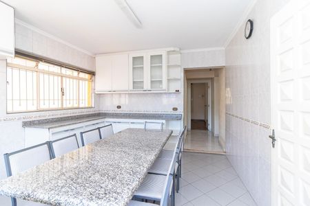 Casa à venda com 250m², 3 quartos e 3 vagas Casa à venda com 250m², 3 quartos e 3 vagasCozinha