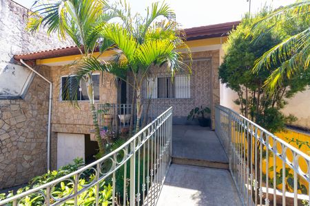 Casa à venda com 250m², 3 quartos e 3 vagas Casa à venda com 250m², 3 quartos e 3 vagasEntrada da casa