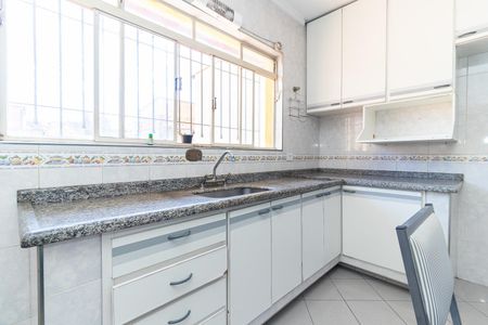 Casa à venda com 250m², 3 quartos e 3 vagas Casa à venda com 250m², 3 quartos e 3 vagasCozinha