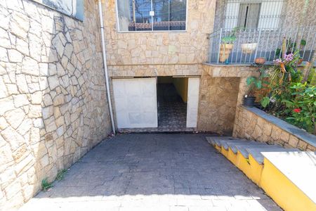 Casa à venda com 250m², 3 quartos e 3 vagas Casa à venda com 250m², 3 quartos e 3 vagasGaragem