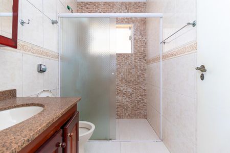 Casa à venda com 250m², 3 quartos e 3 vagas Casa à venda com 250m², 3 quartos e 3 vagasBanheiro Social