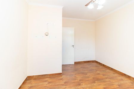 Casa à venda com 250m², 3 quartos e 3 vagas Casa à venda com 250m², 3 quartos e 3 vagasQuarto 1