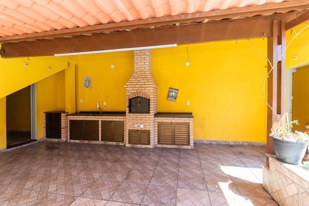 Casa à venda com 250m², 3 quartos e 3 vagas Casa à venda com 250m², 3 quartos e 3 vagasÁrea Gourmet