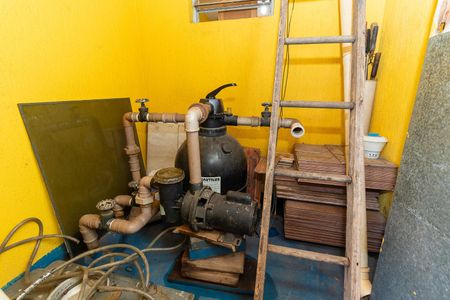 Casa à venda com 250m², 3 quartos e 3 vagas Casa à venda com 250m², 3 quartos e 3 vagasÁrea da bomba da piscina