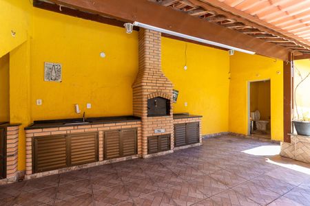 Casa à venda com 250m², 3 quartos e 3 vagas Casa à venda com 250m², 3 quartos e 3 vagasÁrea Gourmet