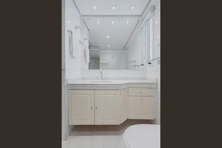 Apartamento à venda com 91m², 2 quartos e 2 vagasBanheiro da Suíte