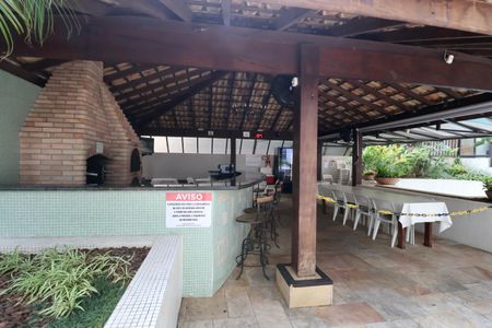 Apartamento para alugar com 230m², 4 quartos e 2 vagas Apartamento para alugar com 230m², 4 quartos e 2 vagasÁrea comum - Churrasqueira