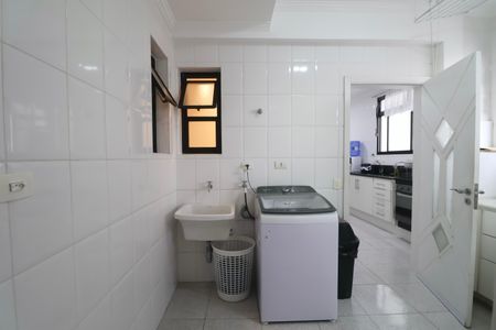 Apartamento para alugar com 230m², 4 quartos e 2 vagas Apartamento para alugar com 230m², 4 quartos e 2 vagasÁrea de Serviço
