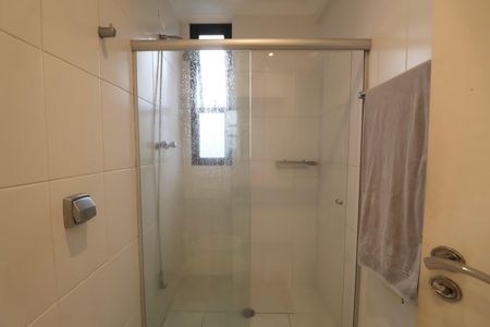 Apartamento para alugar com 230m², 4 quartos e 2 vagas Apartamento para alugar com 230m², 4 quartos e 2 vagasBanheiro Suíte