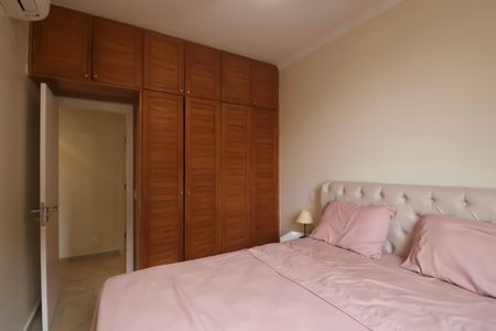 Apartamento para alugar com 230m², 4 quartos e 2 vagas Apartamento para alugar com 230m², 4 quartos e 2 vagasQuarto