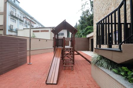 Apartamento para alugar com 230m², 4 quartos e 2 vagas Apartamento para alugar com 230m², 4 quartos e 2 vagasÁrea comum - Playground