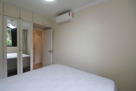 Apartamento para alugar com 230m², 4 quartos e 2 vagas Apartamento para alugar com 230m², 4 quartos e 2 vagasQuarto 2
