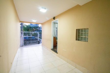 Casa à venda com 140m², 3 quartos e 3 vagas Casa à venda com 140m², 3 quartos e 3 vagasVaranda