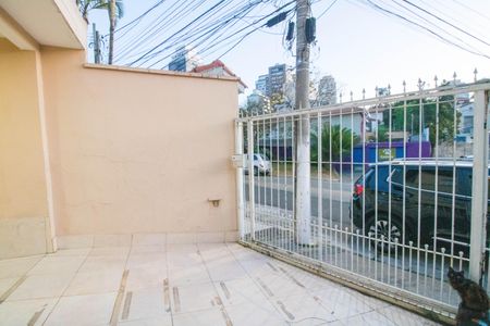 Casa à venda com 140m², 3 quartos e 3 vagas Casa à venda com 140m², 3 quartos e 3 vagasVaranda