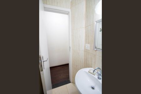 Casa à venda com 140m², 3 quartos e 3 vagas Casa à venda com 140m², 3 quartos e 3 vagasLavabo