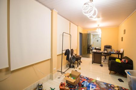 Casa à venda com 140m², 3 quartos e 3 vagas Casa à venda com 140m², 3 quartos e 3 vagasEscritório