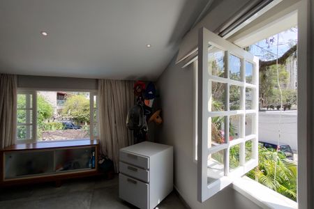 Casa para alugar com 500m², 3 quartos e 4 vagas Casa para alugar com 500m², 3 quartos e 4 vagasQuarto