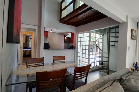 Casa para alugar com 500m², 3 quartos e 4 vagas Casa para alugar com 500m², 3 quartos e 4 vagasSala de Jantar