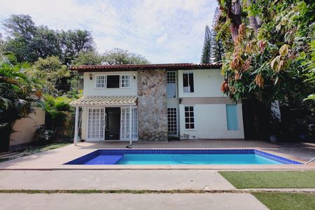 Casa para alugar com 500m², 3 quartos e 4 vagas Casa para alugar com 500m², 3 quartos e 4 vagasÁrea Externa