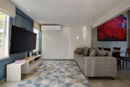 Casa para alugar com 500m², 3 quartos e 4 vagas Casa para alugar com 500m², 3 quartos e 4 vagasSala