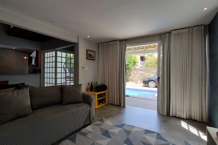 Casa para alugar com 500m², 3 quartos e 4 vagas Casa para alugar com 500m², 3 quartos e 4 vagasSala