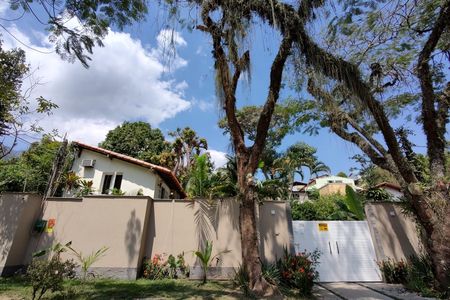 Casa para alugar com 500m², 3 quartos e 4 vagas Casa para alugar com 500m², 3 quartos e 4 vagasFachada