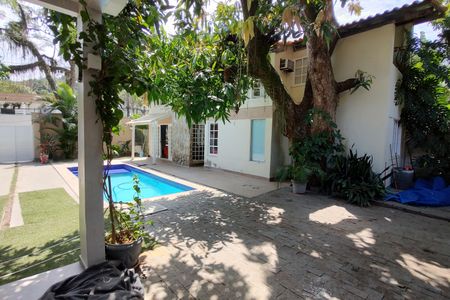 Casa para alugar com 500m², 3 quartos e 4 vagas Casa para alugar com 500m², 3 quartos e 4 vagasÁrea Externa