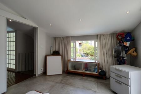 Casa para alugar com 500m², 3 quartos e 4 vagas Casa para alugar com 500m², 3 quartos e 4 vagasQuarto