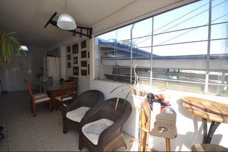 Casa à venda com 109m², 4 quartos e 3 vagasChurrasqueira