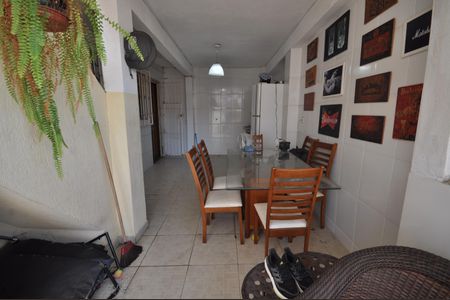 Casa à venda com 109m², 4 quartos e 3 vagasChurrasqueira