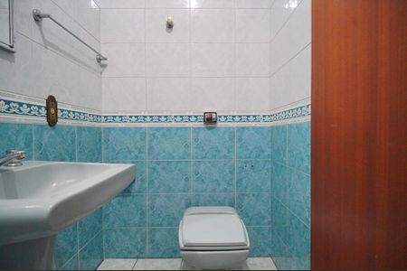 Casa à venda com 186m², 2 quartos e 3 vagasBanheiro Social