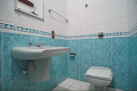 Casa à venda com 186m², 2 quartos e 3 vagasBanheiro Social