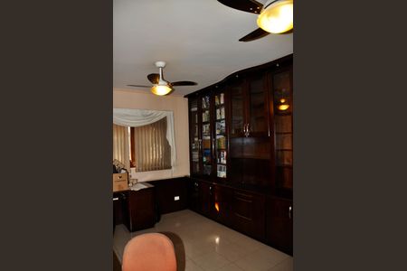 Casa à venda com 414m², 3 quartos e 4 vagasEscritório