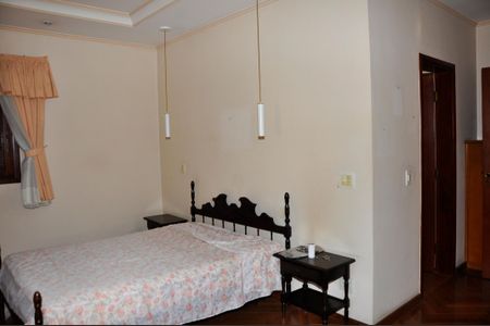 Casa à venda com 414m², 3 quartos e 4 vagasSuíte