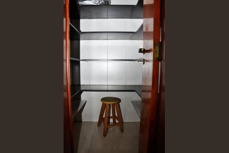 Casa à venda com 414m², 3 quartos e 4 vagasDespensa