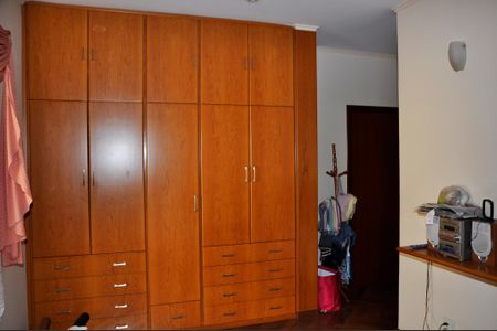 Casa à venda com 414m², 3 quartos e 4 vagasSuíte 3