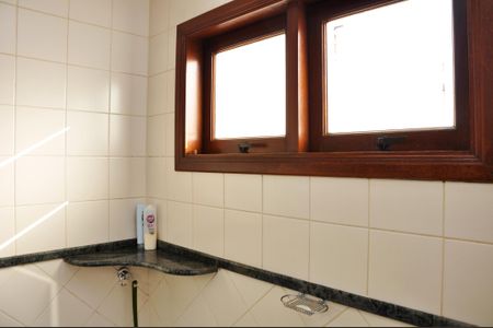 Casa à venda com 414m², 3 quartos e 4 vagasBanheiro da Suíte