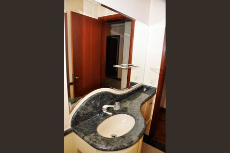 Casa à venda com 414m², 3 quartos e 4 vagasLavabo