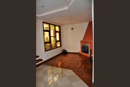 Casa à venda com 414m², 3 quartos e 4 vagasSala com Lareira