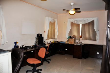 Casa à venda com 414m², 3 quartos e 4 vagasEscritório