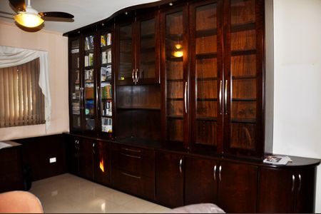 Casa à venda com 414m², 3 quartos e 4 vagasEscritório