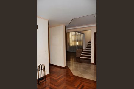 Casa à venda com 414m², 3 quartos e 4 vagasSala com Lareira