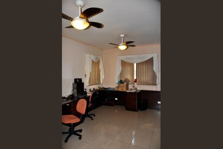 Casa à venda com 414m², 3 quartos e 4 vagasEscritório