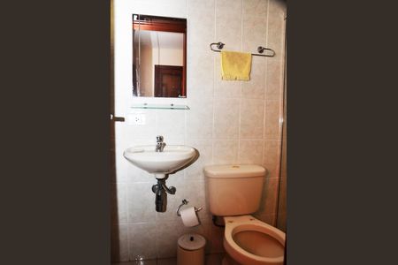 Casa à venda com 414m², 3 quartos e 4 vagasBanheiro de Serviço